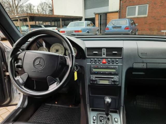 Bild 12/19 von Mercedes-Benz C 43 AMG T (1999)