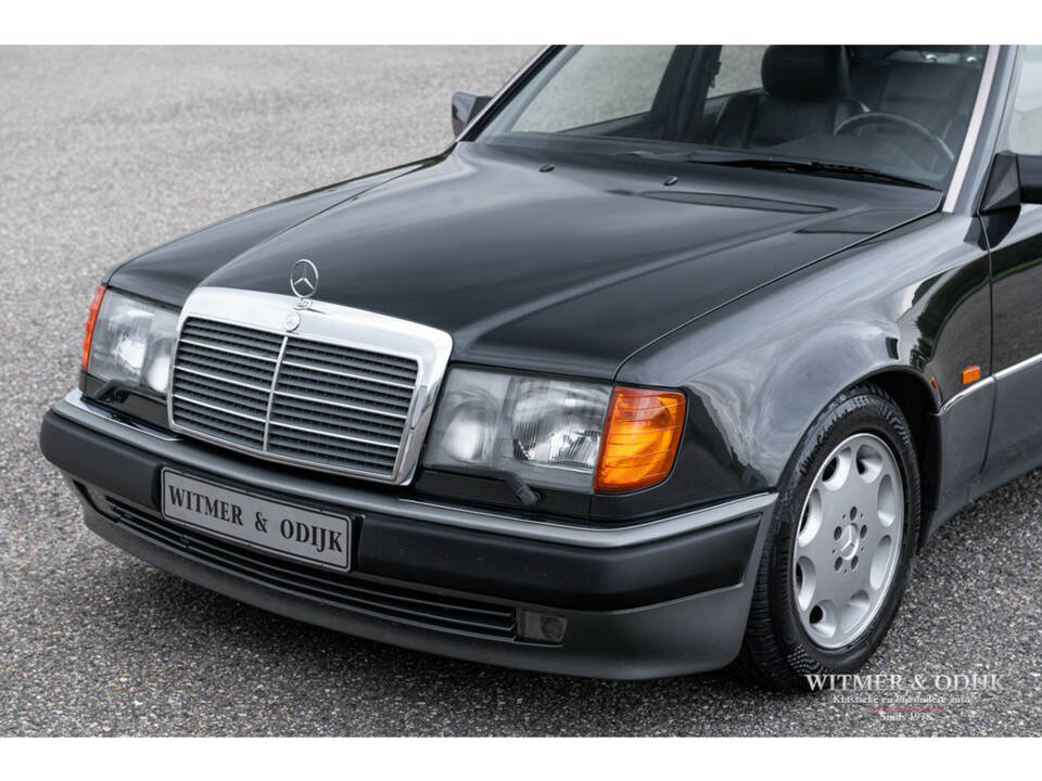 Image 11/34 of Mercedes-Benz 500 E (1992)