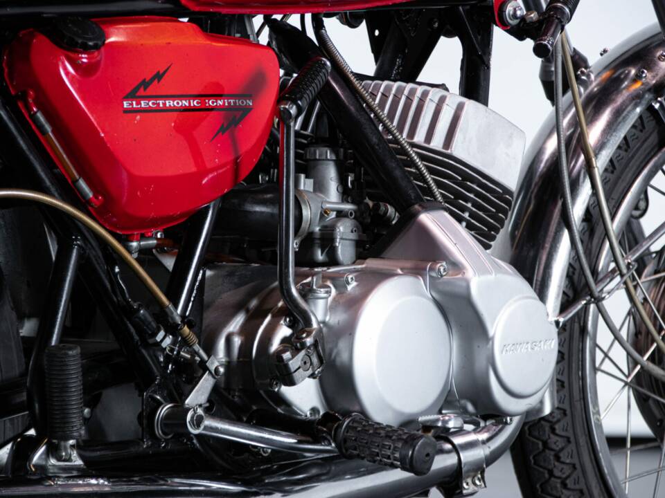 Imagen 17/50 de Kawasaki DUMMY (1970)