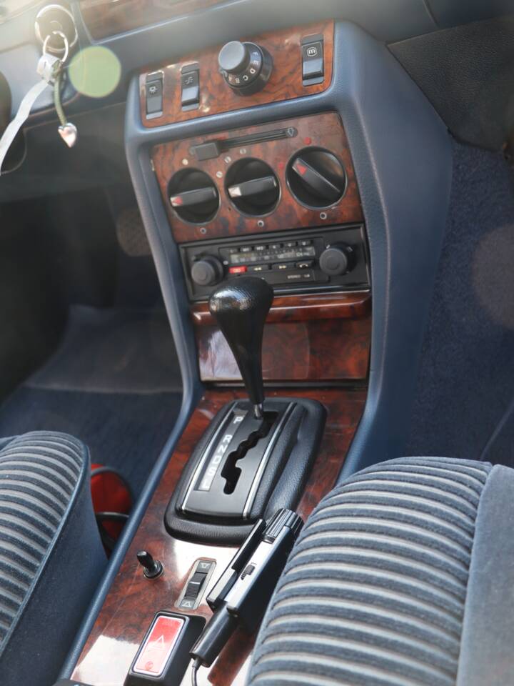 Bild 43/50 von Mercedes-Benz 280 C (1977)