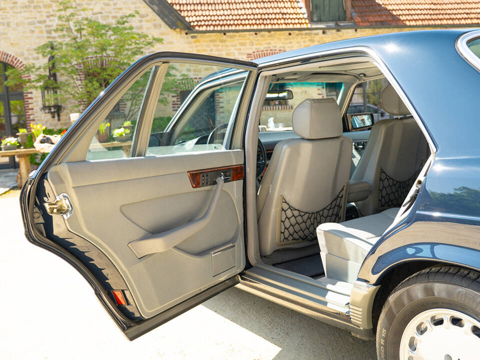 Bild 28/64 von Mercedes-Benz 500 SEL (1984)