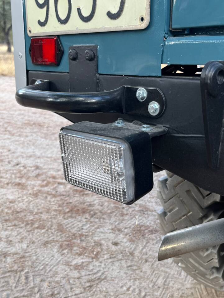 Bild 22/51 von Land Rover 88 (1976)