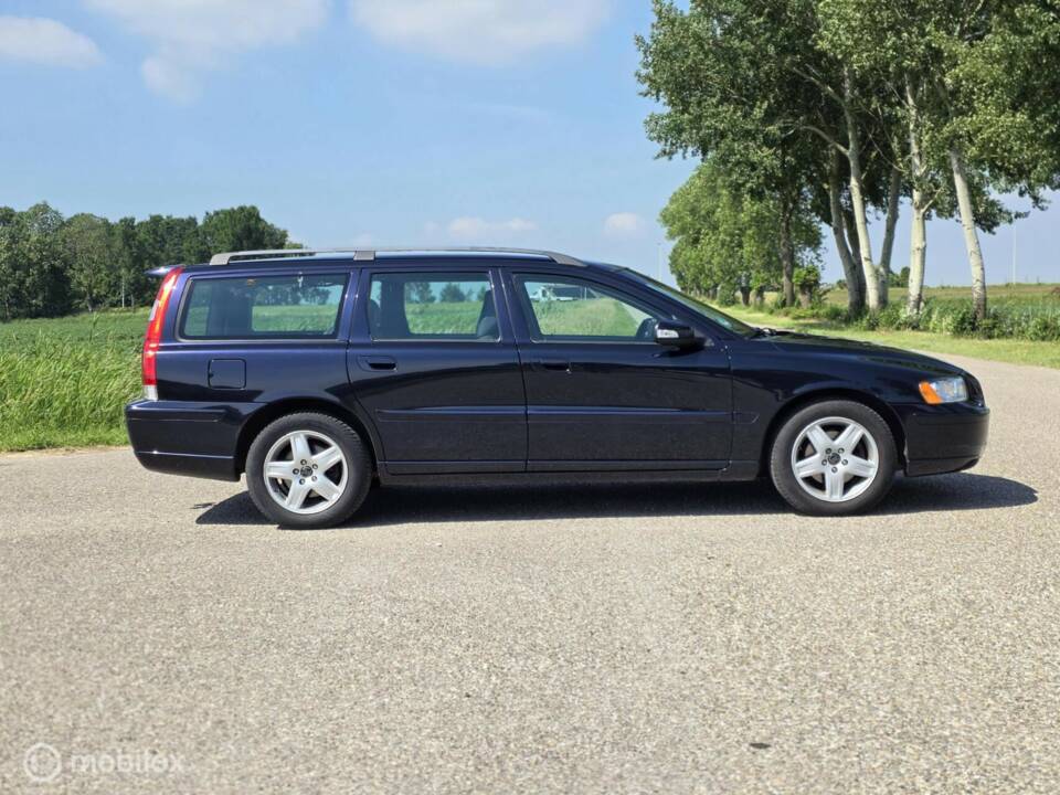 Image 12/29 de Volvo V 70 2.4 (2007)