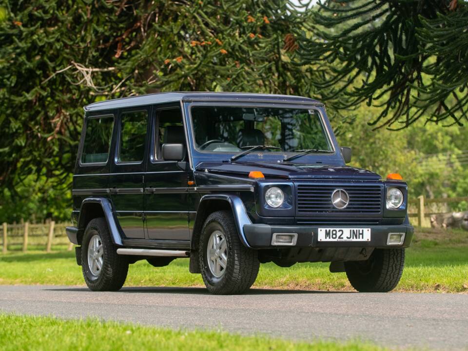 Bild 36/50 von Mercedes-Benz 300 GE (lang) (1995)
