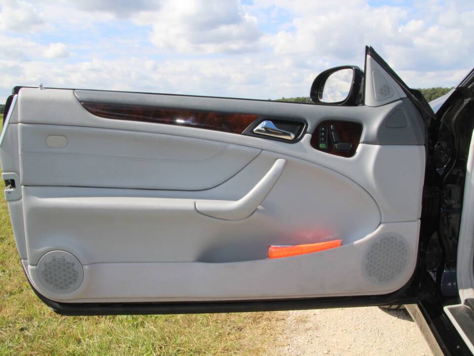 Bild 18/42 von Mercedes-Benz CLK 430 (2002)