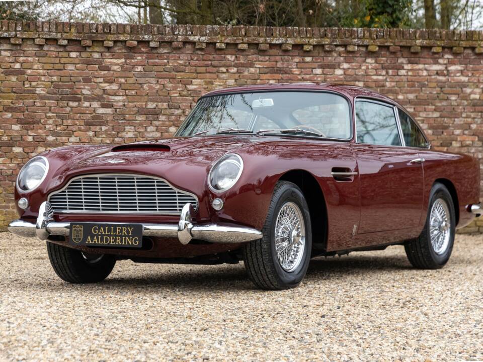 Image 18/50 de Aston Martin DB 5 Vantage (1965)