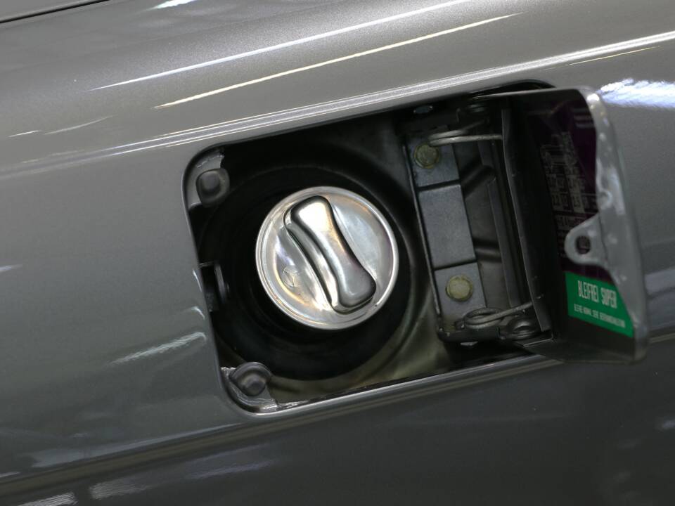 Image 21/37 of Mercedes-Benz 420 SL (1988)