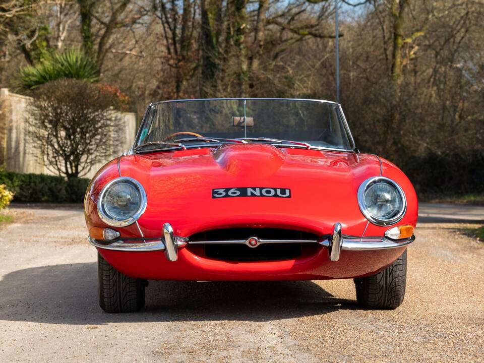 Image 6/44 of Jaguar E-Type 3.8 (1962)