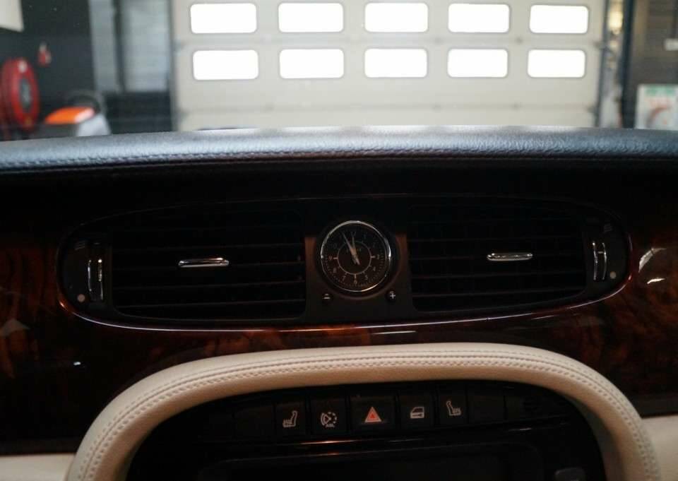 Bild 46/50 von Jaguar XJR Super V8 (2007)