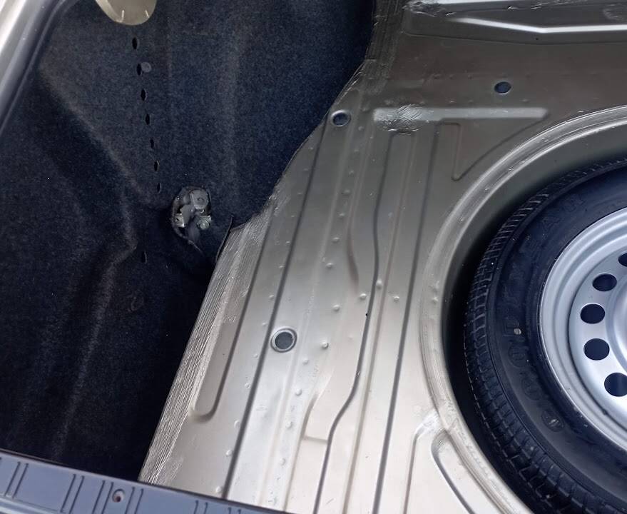 Image 46/51 of BMW 318i (1985)