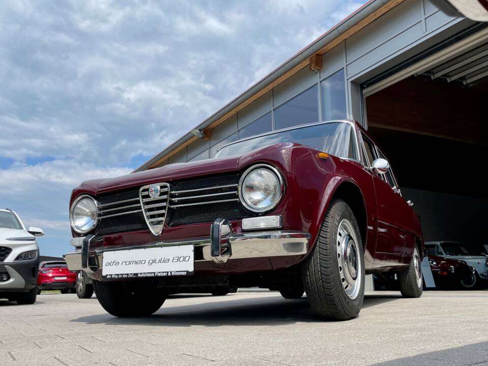 Image 23/23 of Alfa Romeo Giulia 1300 Super (1972)