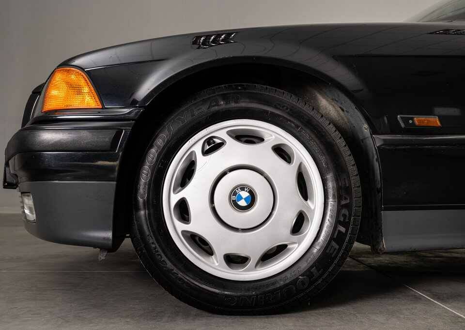 Image 33/46 de BMW 318i (1995)