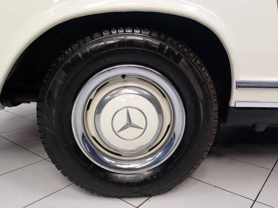 Bild 69/79 von Mercedes-Benz 230 SL (1965)