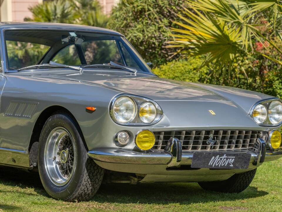 Imagen 42/47 de Ferrari 330 GT 2+2 (1964)