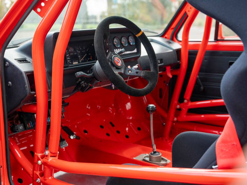 Afbeelding 8/61 van Volkswagen Golf Mk I GTI Pirelli 1.8 (1983)