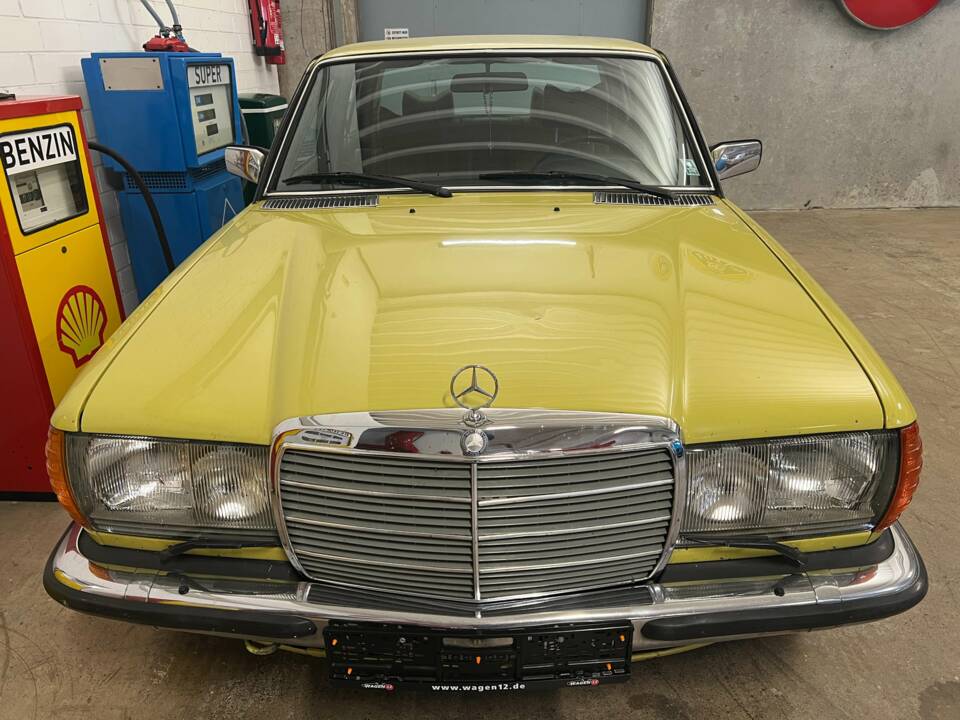 Afbeelding 4/19 van Mercedes-Benz 280 E (1979)