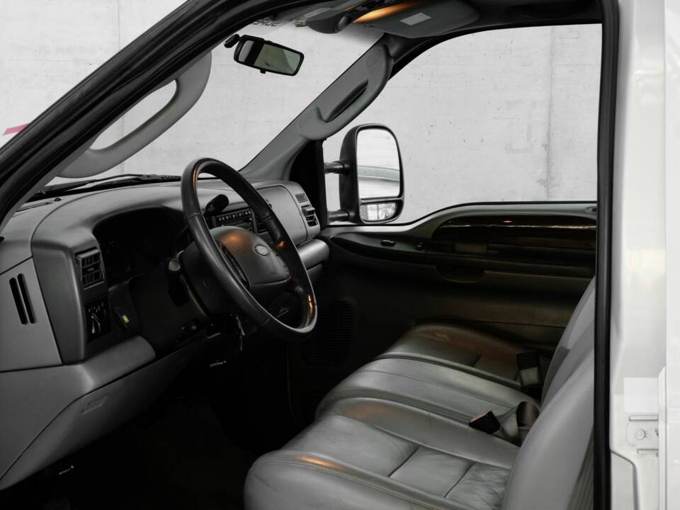 Image 14/41 de Ford F-350 Super Duty (2004)