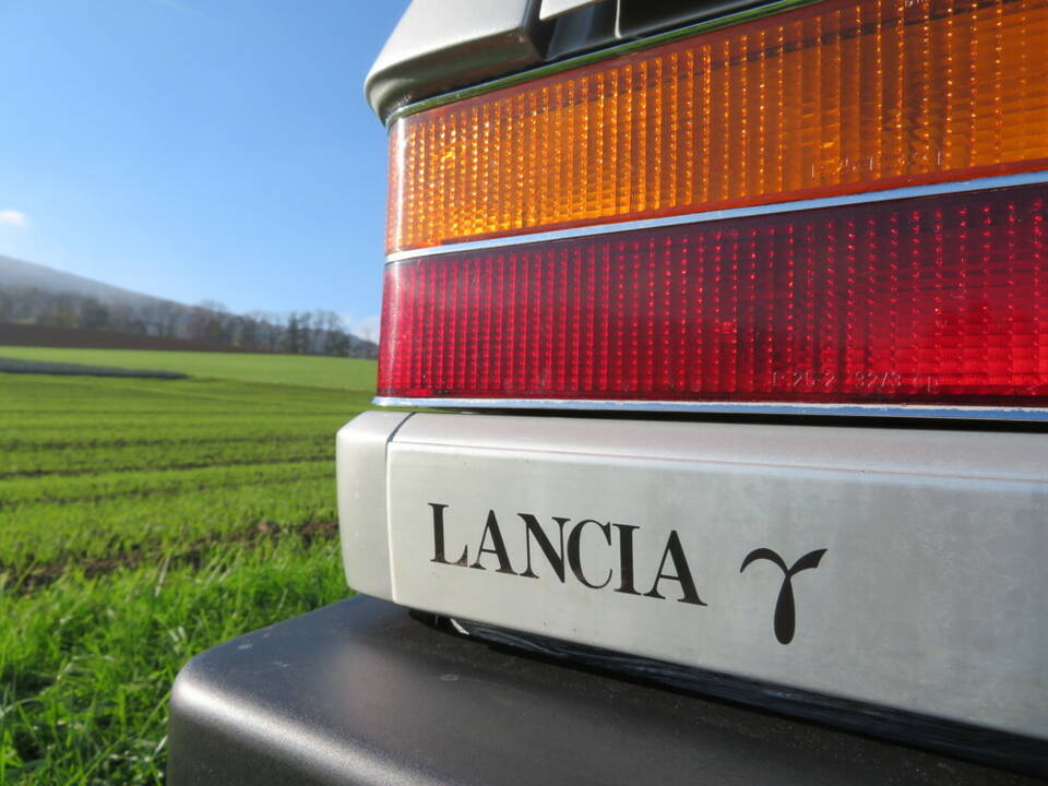 Bild 15/18 von Lancia Gamma Coupe 2500 I.E. (1981)