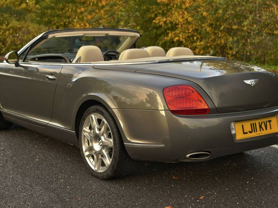 Image 11/50 of Bentley Continental GTC (2011)