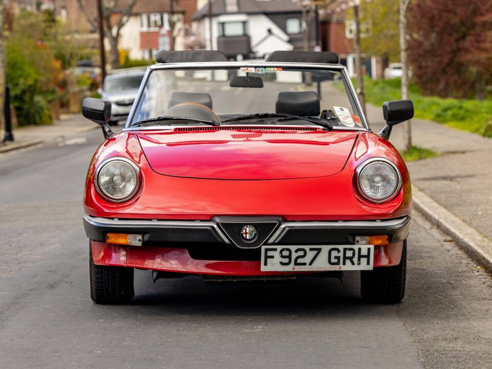 Afbeelding 47/50 van Alfa Romeo 2.0 Spider (1989)
