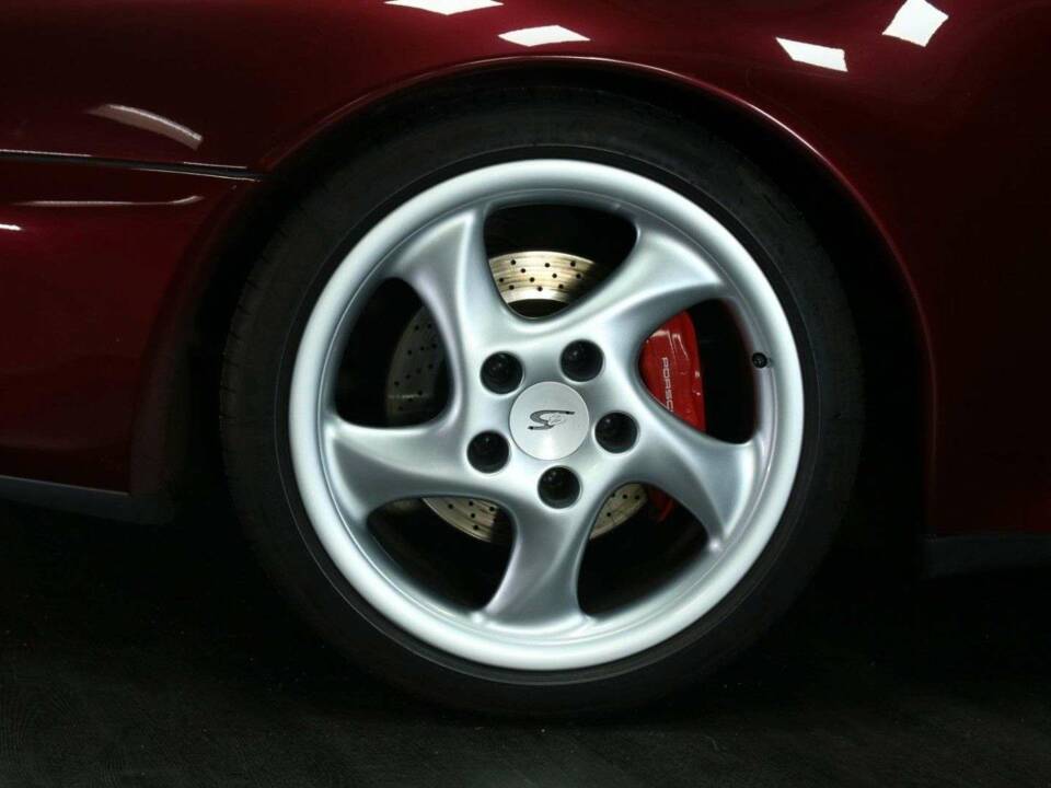 Image 50/50 de Porsche 911 Carrera 4S (1996)