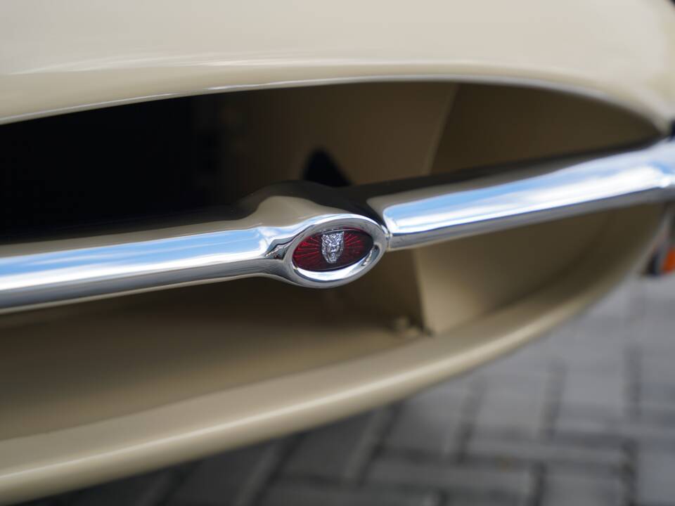 Imagen 42/50 de Jaguar E-Type (1969)