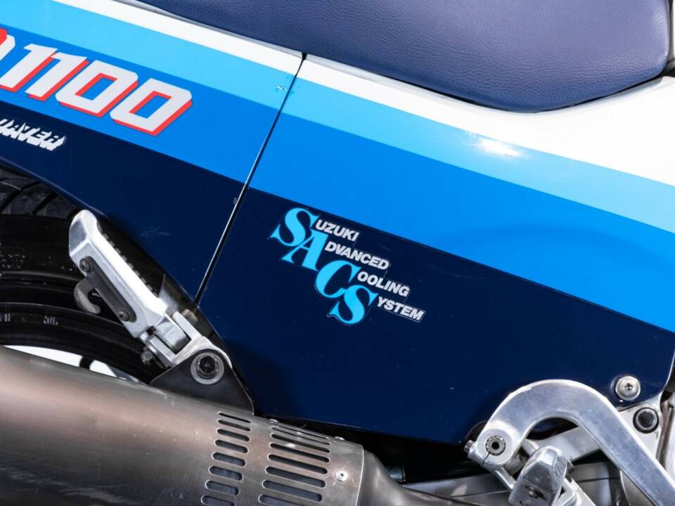 Bild 37/50 von Suzuki GSX-R 1100 (1986)
