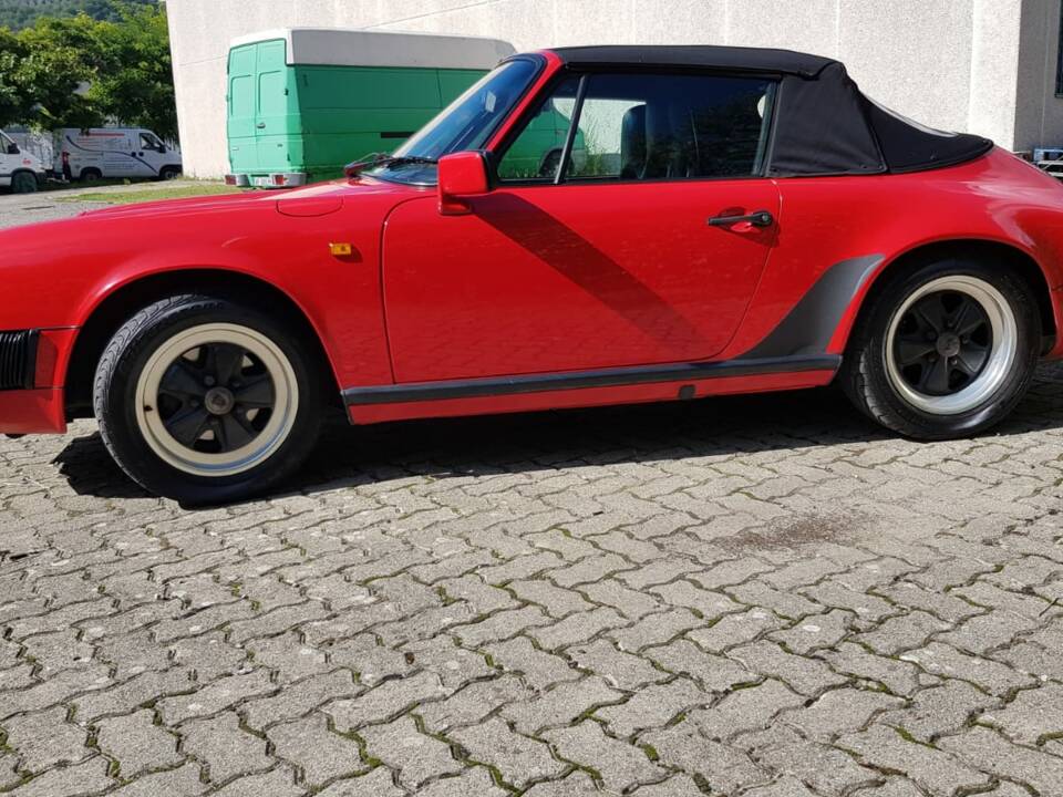 Image 4/11 de Porsche 911 Carrera 3.2 (1988)