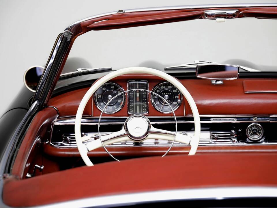 Image 16/29 of Mercedes-Benz 300 SL Roadster (1959)