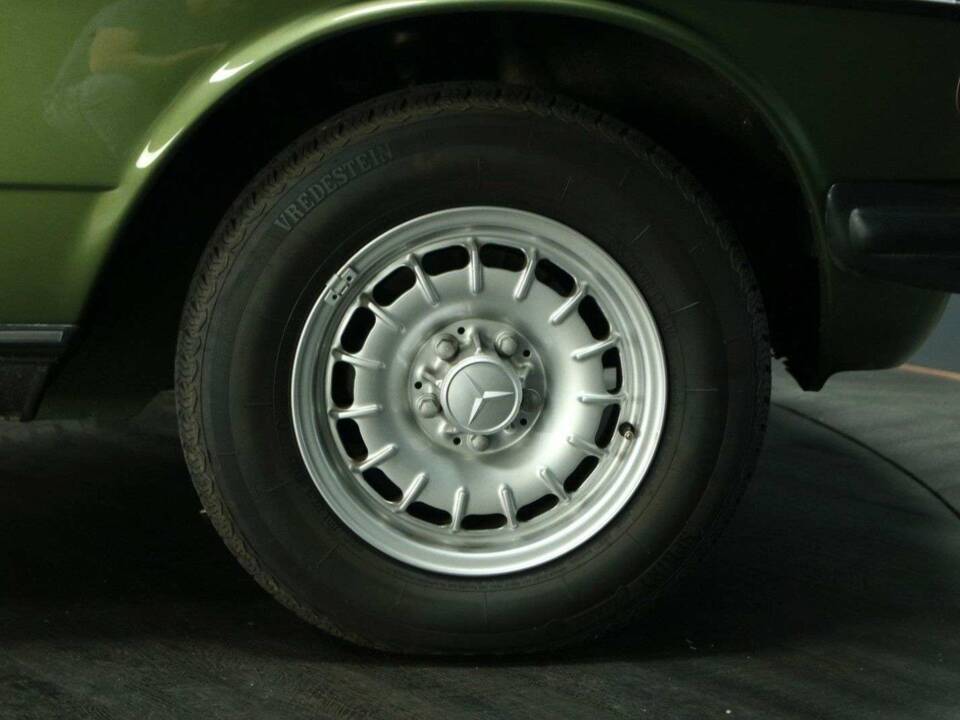 Bild 50/50 von Mercedes-Benz 300 D (1981)