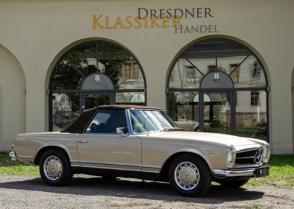Image 34/56 de Mercedes-Benz 280 SL (1970)