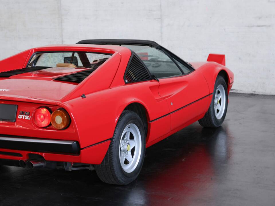 Image 20/50 of Ferrari 308 GTSi (1982)