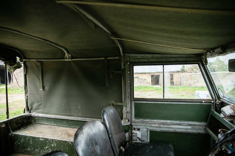 Image 19/40 of Land Rover 107 (1954)