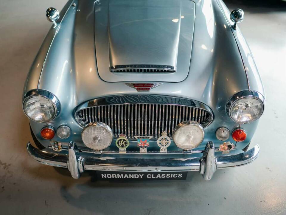 Image 2/27 de Austin-Healey 3000 Mk III (BJ8) (1967)