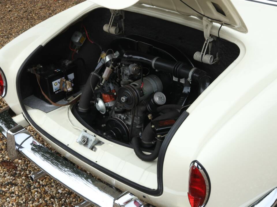 Image 41/50 of Volkswagen Karmann Ghia 1300 (1966)