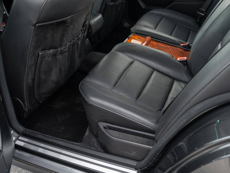 Bild 36/61 von Mercedes-Benz 500 E (1992)