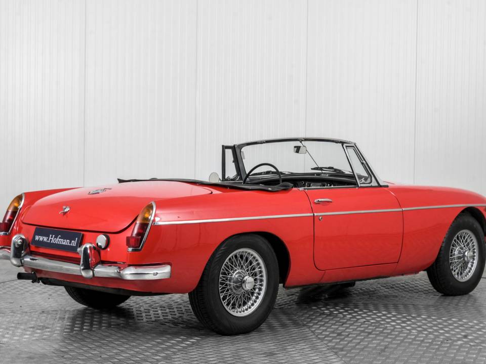 Image 2/50 de MG MGB (1965)