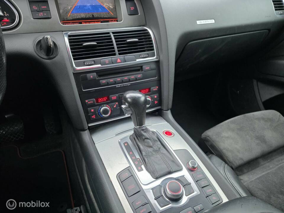 Image 26/50 of Audi Q7 4.2 FSI quattro (2006)