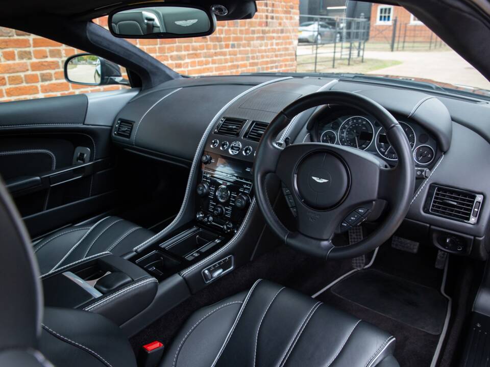 Image 58/94 of Aston Martin DB 9 (2014)