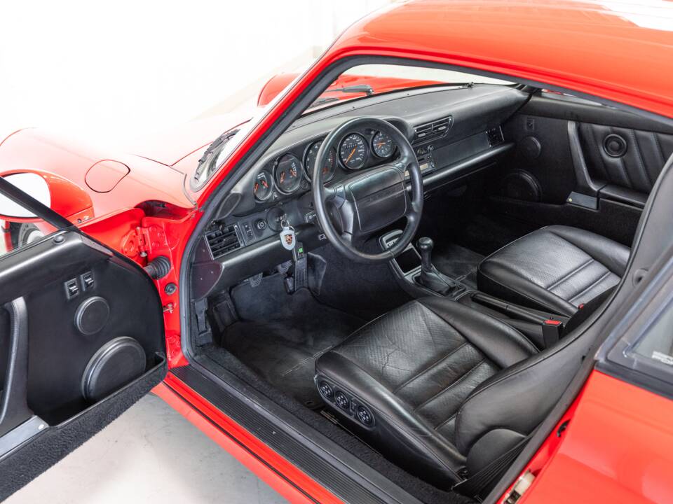 Image 8/32 of Porsche 911 Turbo 3.3 (1992)
