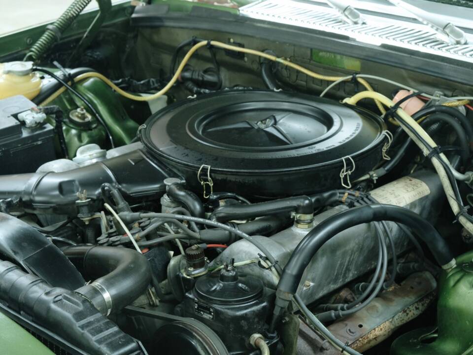 Image 45/50 de Mercedes-Benz 350 SE (1975)
