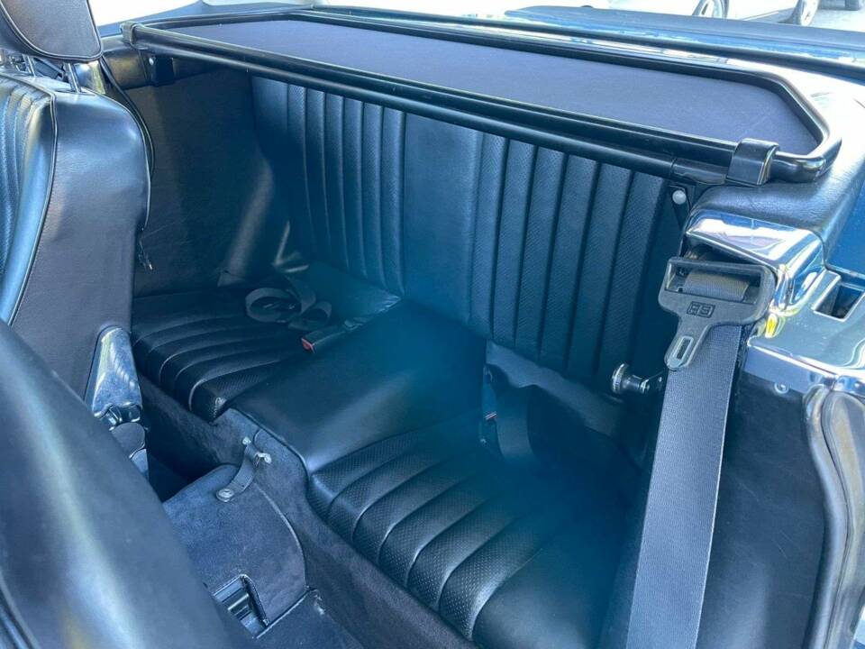 Image 15/19 of Mercedes-Benz 500 SL (1987)