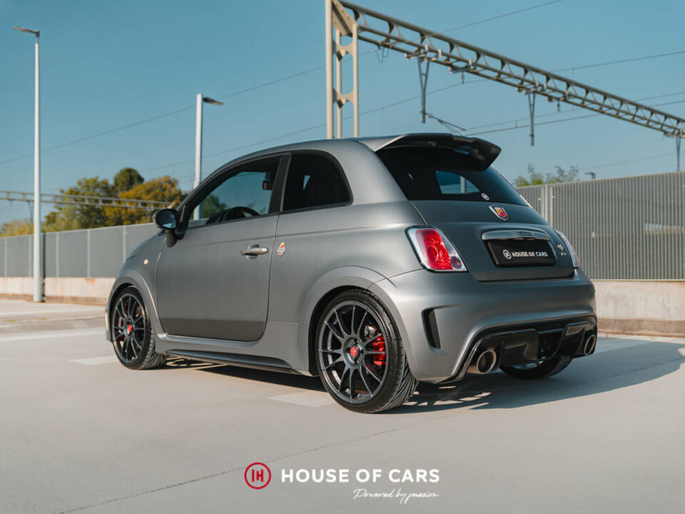 Immagine 8/50 di Abarth 695 Biposto (2016)