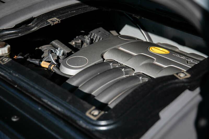 Image 23/40 of Renault Clio II V6 (2002)