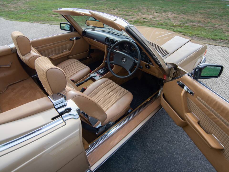 Bild 15/39 von Mercedes-Benz 280 SL (1984)