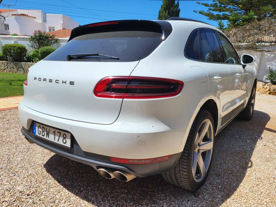 Image 4/8 of Porsche Macan (2017)