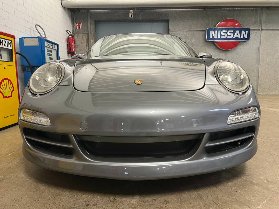 Image 3/17 of Porsche 911 Carrera (2005)
