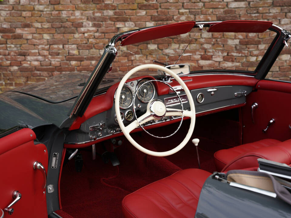 Image 28/50 of Mercedes-Benz 190 SL (1957)