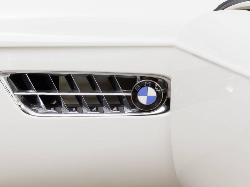 Image 15/43 of BMW 507 (1959)