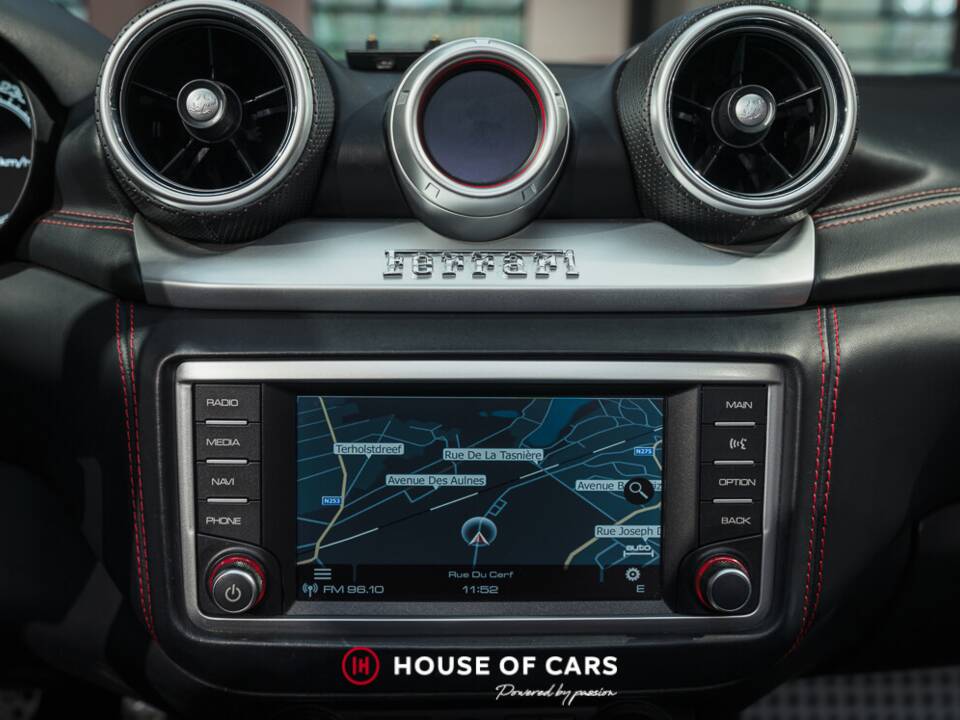 Bild 21/25 von Ferrari California T (2014)